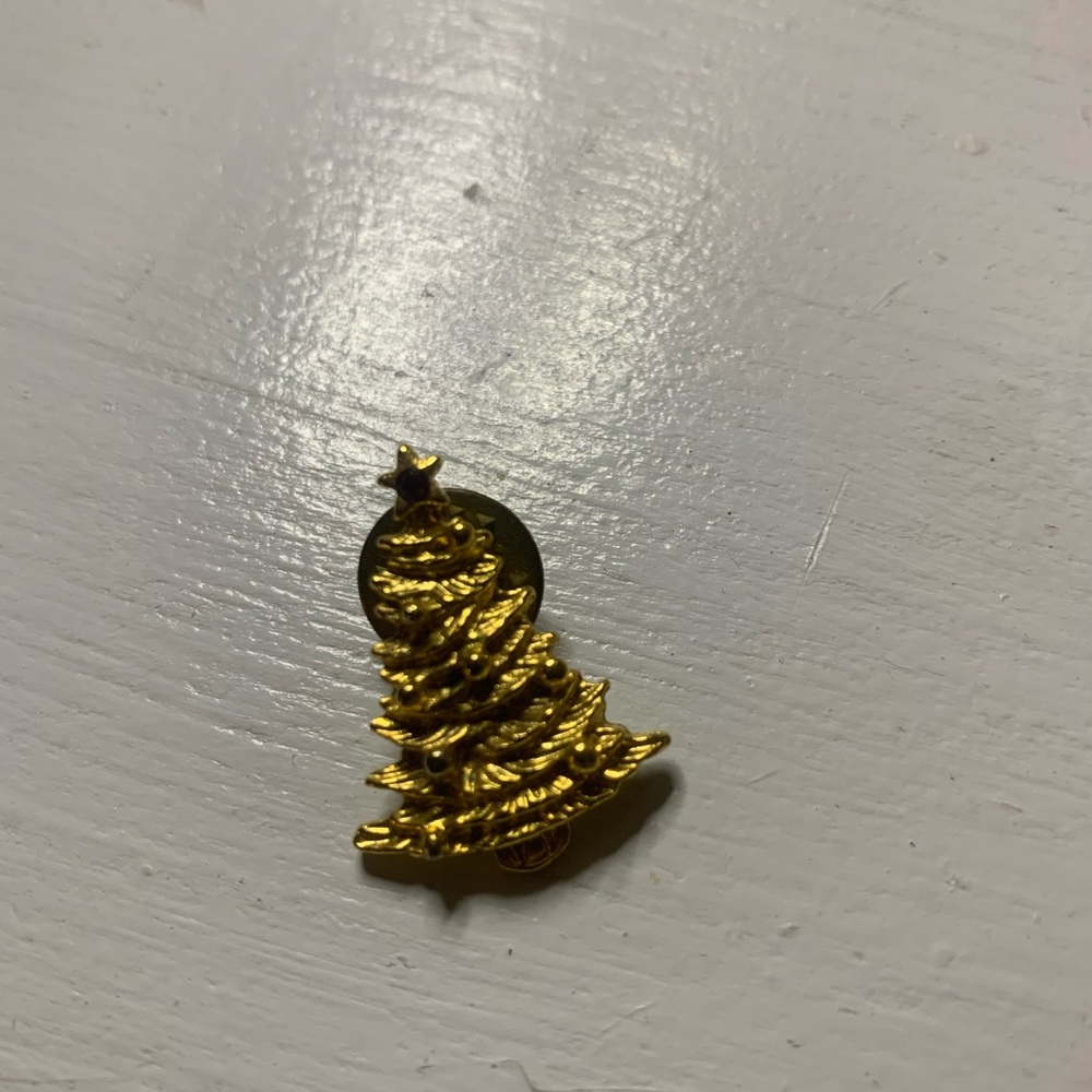 Gold Christmas Tree Pin